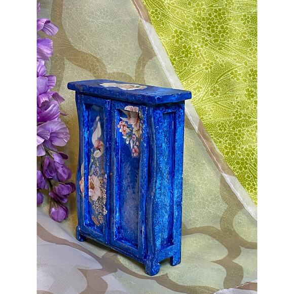 Handpainted bluel tall hutch/armoire Dollhouse Miniature 1:12 doll furniture - Picture 4 of 6